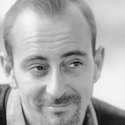 Fabio Camilli 飾演 