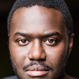 巴布·希賽 飾演 Okeoma