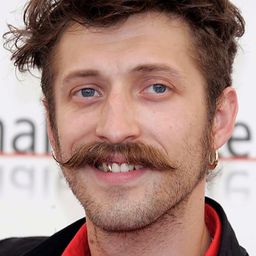 Eugene Hutz 飾演 Self