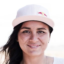 Bruna Kajiya 飾演 Self - Rider