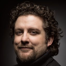 Simone del Savio 飾演 Prince de Bouillon