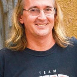 Hugo Eric Louis van Lawick 飾演 Self (archive footage)