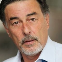 Bruno Armando 飾演 Gaetano Novaro