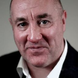 Steve Bunce 飾演 Self