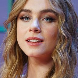 克拉拉·加列 - 心動隔扇窗：飄洋過海演員 飾演Raquel