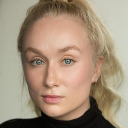 Primrose Bigwood 飾演 Marie