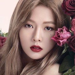 Kim Hyuna 飾演 Sayoon