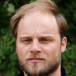 Guido Pollemans 飾演 Sill