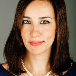 Onuryay Evrentan - 魔幻人生演員 飾演Sibel