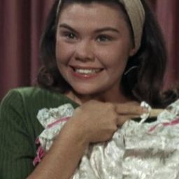 Cynthia Hull 飾演 Susan Rogers (archive footage)