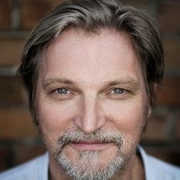 Stefan Jürgens 飾演 Donald