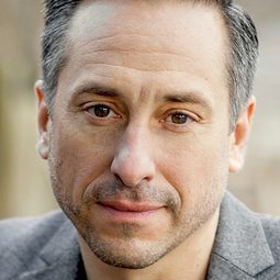 Jason Babinsky 飾演 Michael Schwartz