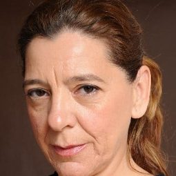 Mari Carmen Sánchez - 人盡皆知演員 飾演Bárbara