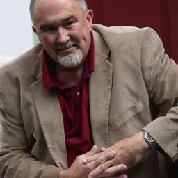 Dennis Doyle Jr. 飾演 King Henry VIII