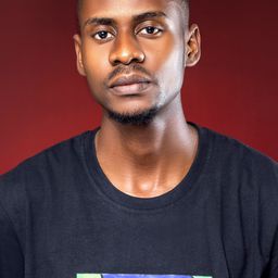 Simon Rieber 飾演 Ramsey