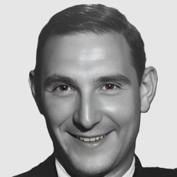 Tomás Zori - The Lame Pigeon演員 飾演Bisabuela