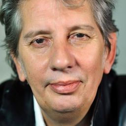 Zoon Besse 飾演 Guerilla #1 (as Joël Besse)