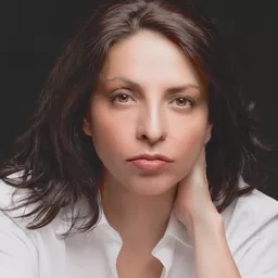 維若妮卡·法肯 飾演 Mujer Converible