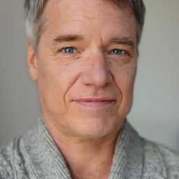 Mark Boyett - 白色馴鹿演員 飾演Tom