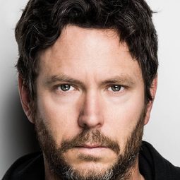 Will Beinbrink 飾演 Gavin