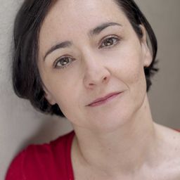 潘朵拉·科林 飾演 London Doctor