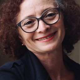 馬賽莉亞卡爾塔紹 飾演 Dona Ângela