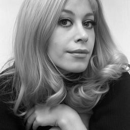 Florence Giorgetti 飾演 Marylène