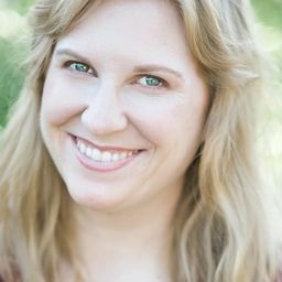 Kaitlyn Robrock 飾演 Minnie Mouse / Additional Voices (voice)