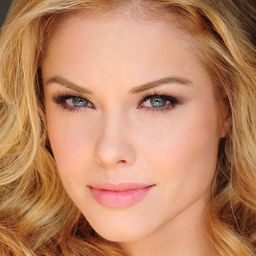 Stephanie Bennett 飾演 Tessa Hamill