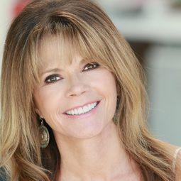 Mary-Margaret Humes 飾演 Human Cornelia