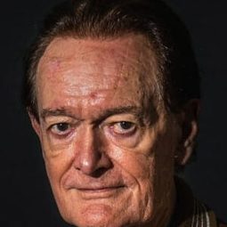 Martin Kemp - 出售救世主演員 飾演Self / The Expert