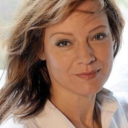 Marion Mitterhammer 飾演 Nadja Hellinger