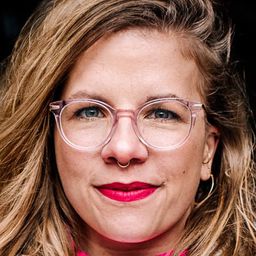 Ninia LaGrande 飾演 Self