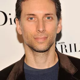 班·山克曼 飾演 Steve