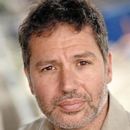 Philippe Bozo 飾演 Maurice