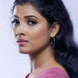 迪維亞普拉巴 飾演 Reshmi