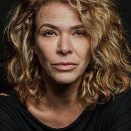 Rita Loureiro - 我的專制父親演員 飾演