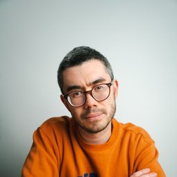 Tin Pang 飾演 Jorge (voice)