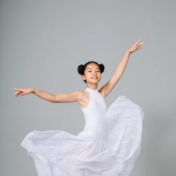 莉迪亞·蘿絲·泰勒 飾演 Mackenzie Huntington (voice)