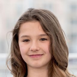 Lise Leplat Prudhomme 飾演 Jeanne