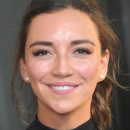 蕾吉娜·布蘭頓 飾演 Dolores