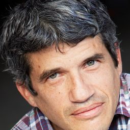 Mark Povinelli 飾演 The Major