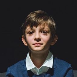 希普里安·格拉伯夫斯基 - 農民演員 飾演Witek