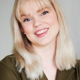 Rosa Salomaa 飾演 Mary (age 14)