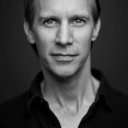 Christopher Kelly 飾演 Councilman Bouchard