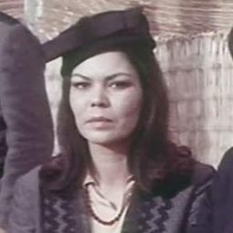 Lina Franchi 飾演 Prostituta