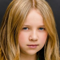Charlotte Witt 飾演 Helen