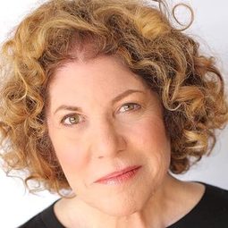 Ellen Gerstein 飾演 Nana