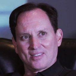 Gary A. Hecker 飾演 Horse Vocals (voice)