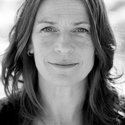 Mary Woodvine 飾演 